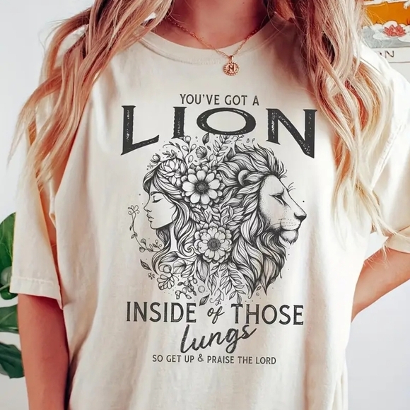 Cream Graphic T-Shirt with Lion Design - Picture 2 of 4